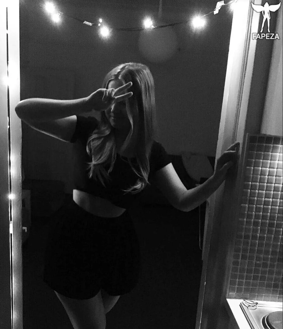 Emma Christina OnlyFans leaked nude photo 8 - emmahaggstrom naked pics free download