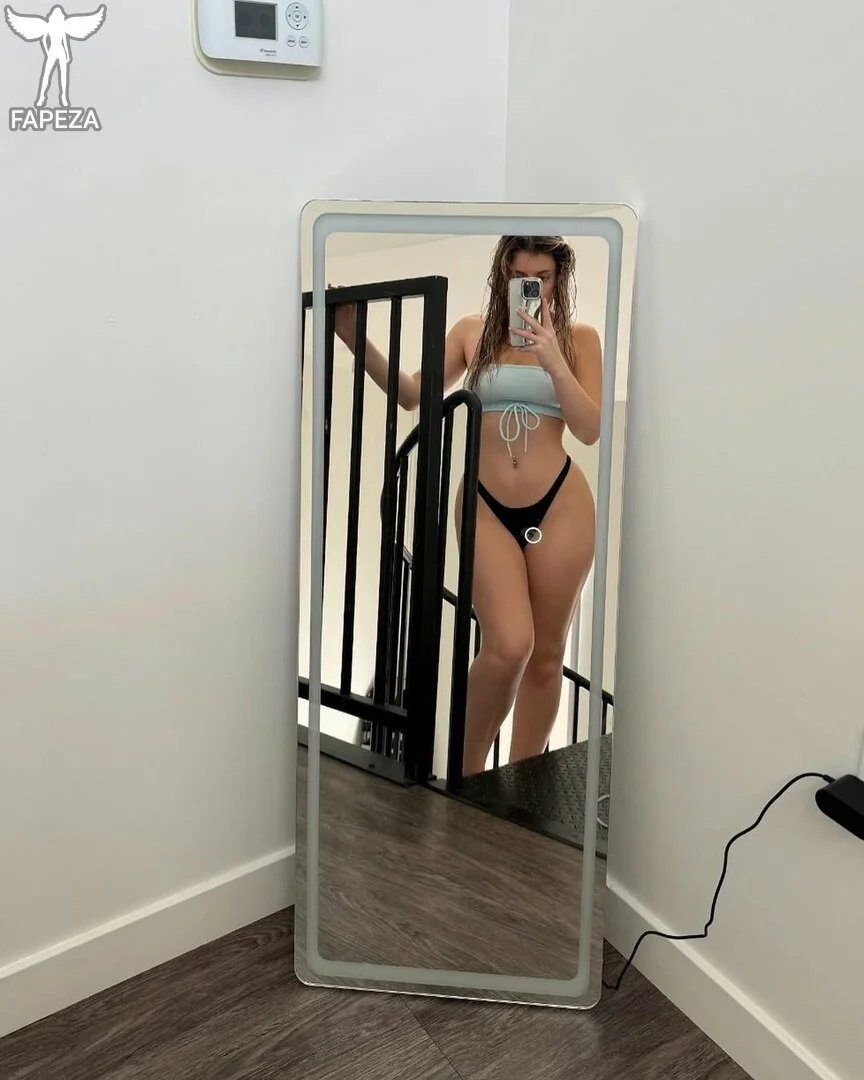 Lillian OnlyFans leaked nude photo 15 - jellybellylillian naked pics free download