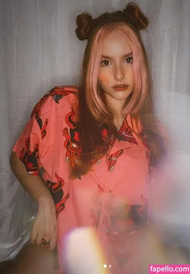 Live With Laurie OnlyFans leaked nude photo 3 - live_with_laurie naked pics free download