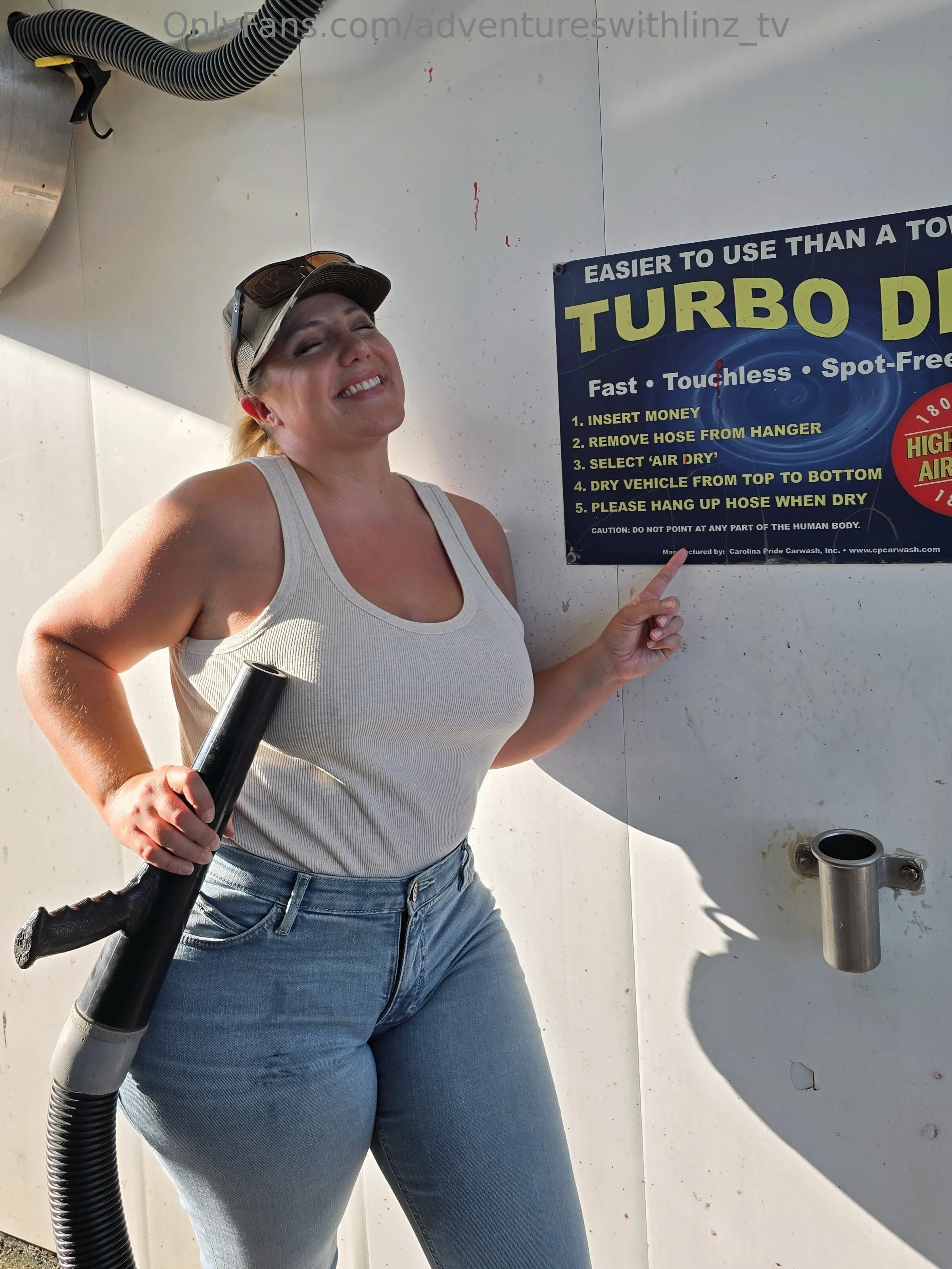 Lindsey OnlyFans leaked nude photo 6 - adventureswithlinz_tv naked pics free download