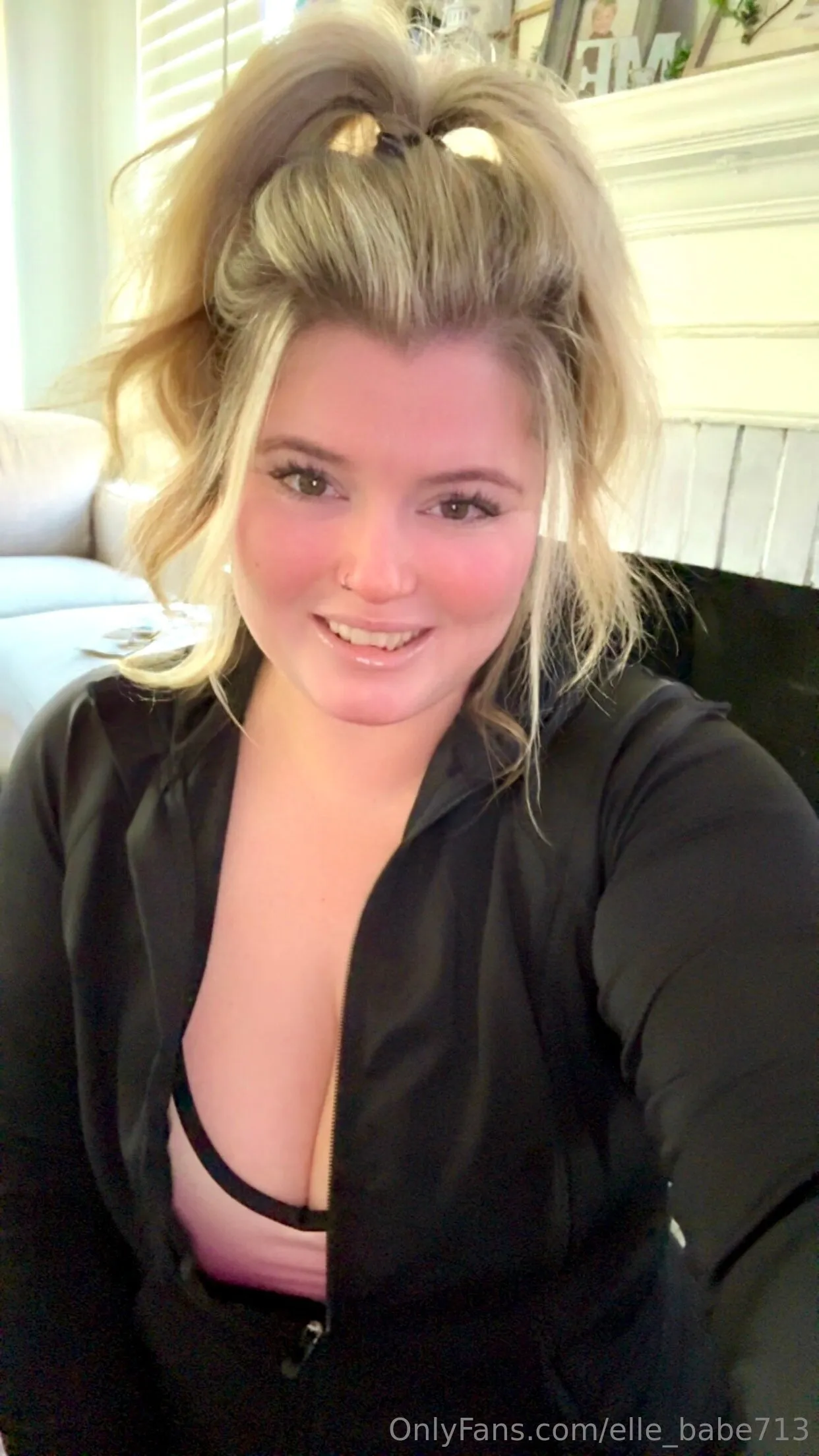 Elle OnlyFans leaked nude photo 2 - elle_babe713 naked pics free download