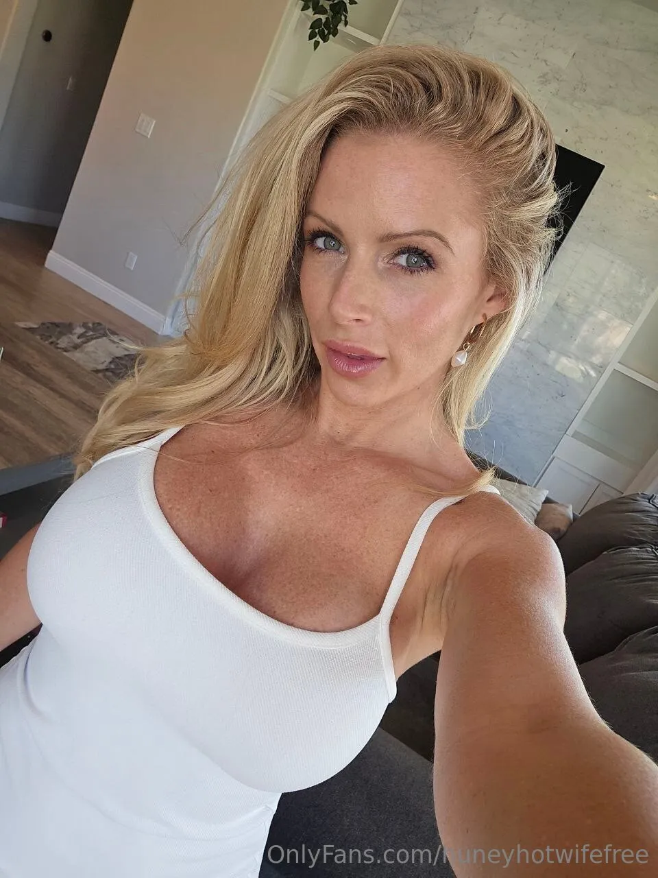 HuneyHotwifeFree (Danielle Renae) OnlyFans leaked nude photo 6 - huneyhotwifefree naked pics free download