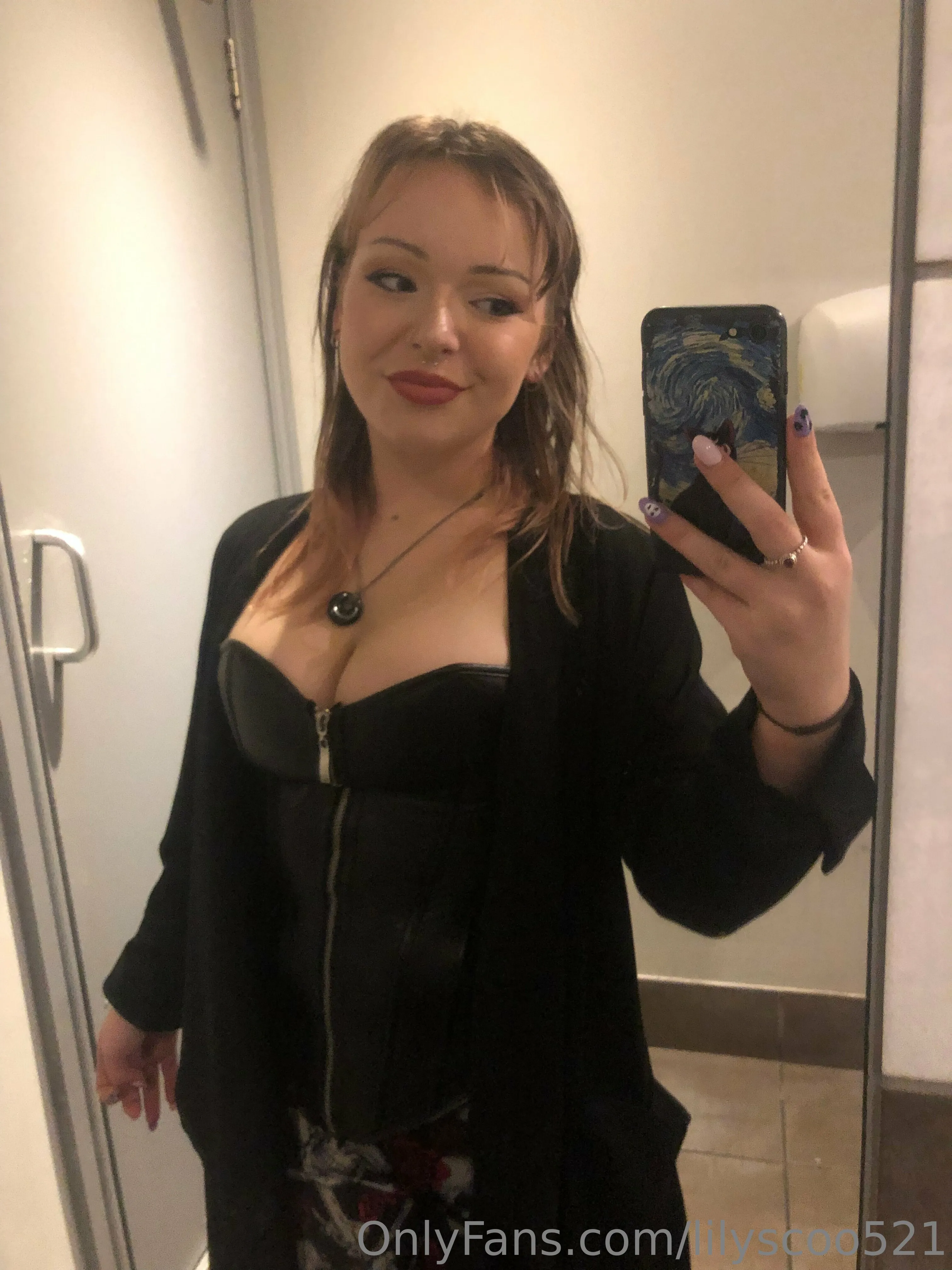 Lily OnlyFans leaked nude photo 5 - lilyscoo521 naked pics free download