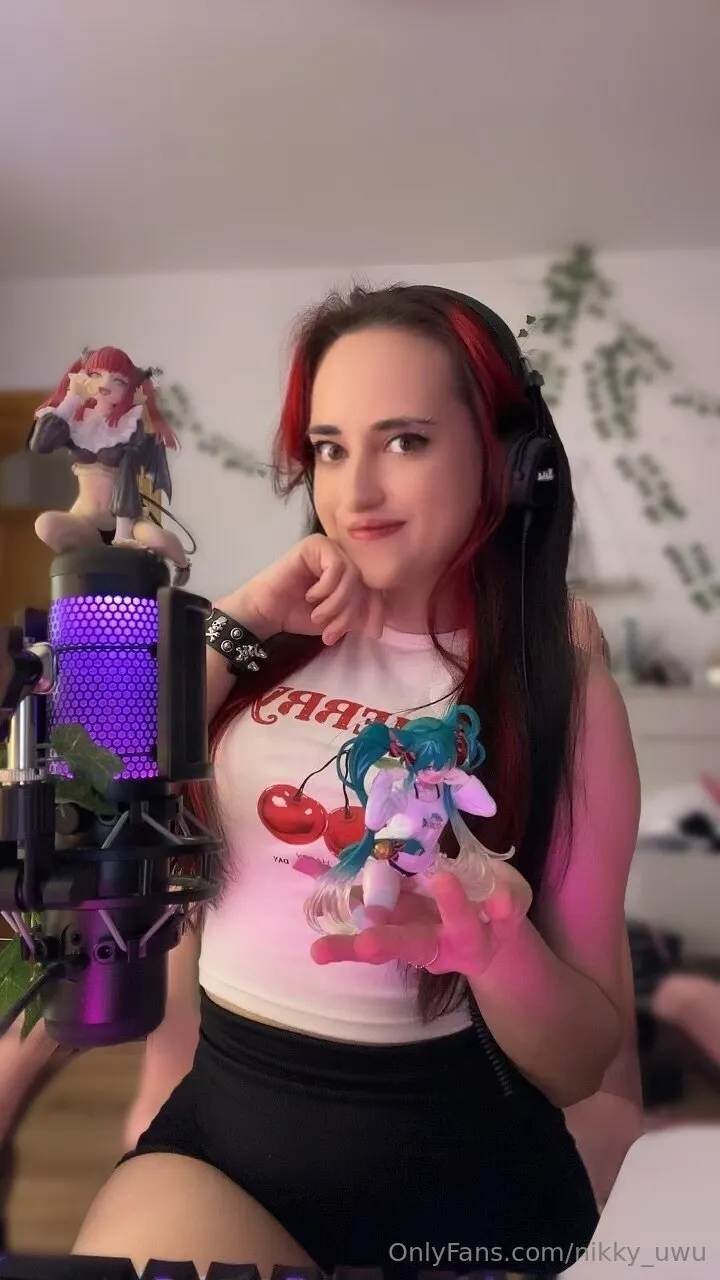 🍓Nikky UwU🎮 OnlyFans leaked nude photo 18 - nikky_uwu naked pics free download