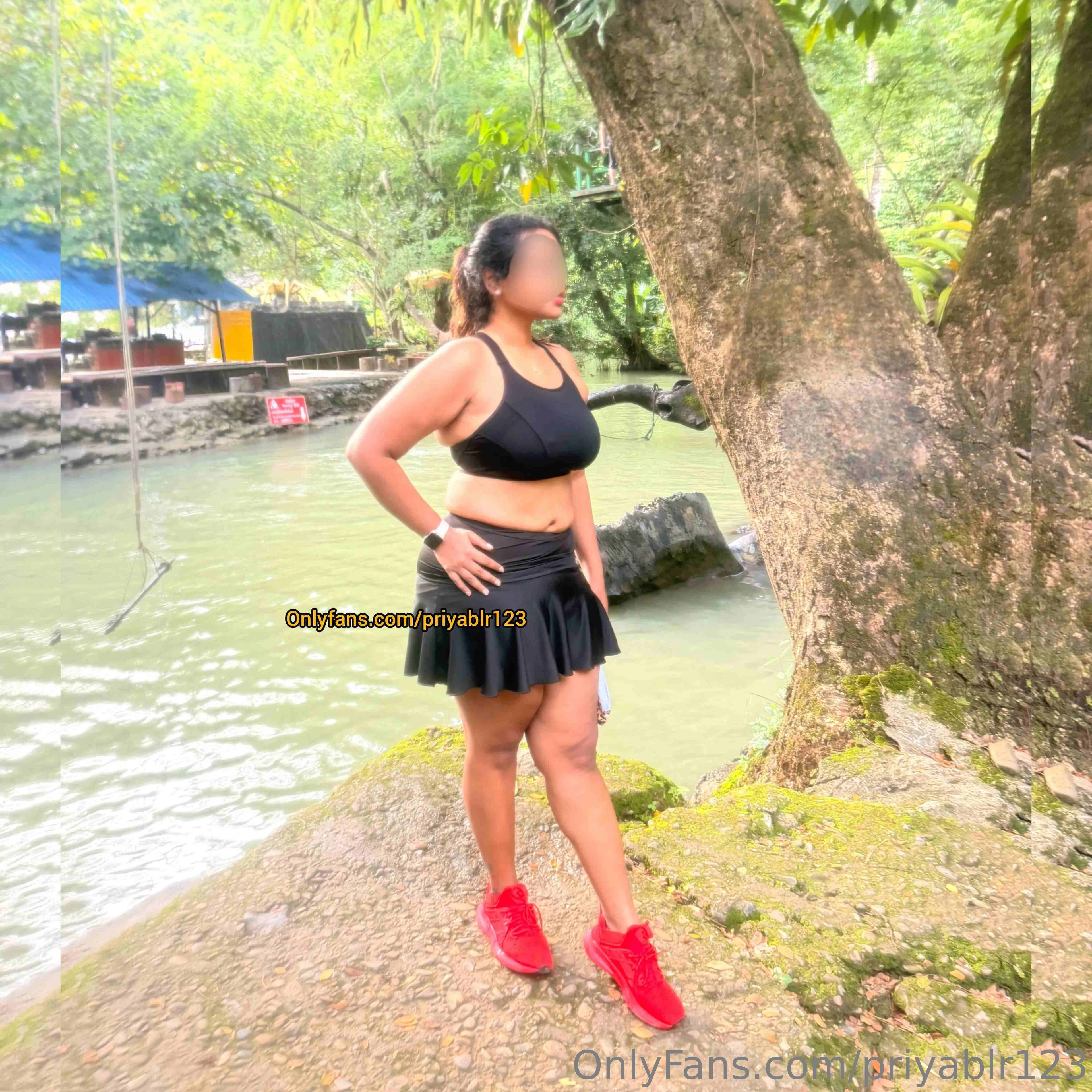 Priya Indian Hotwife (देसी माल) OnlyFans leaked nude photo 7 - priyablr123 naked pics free download