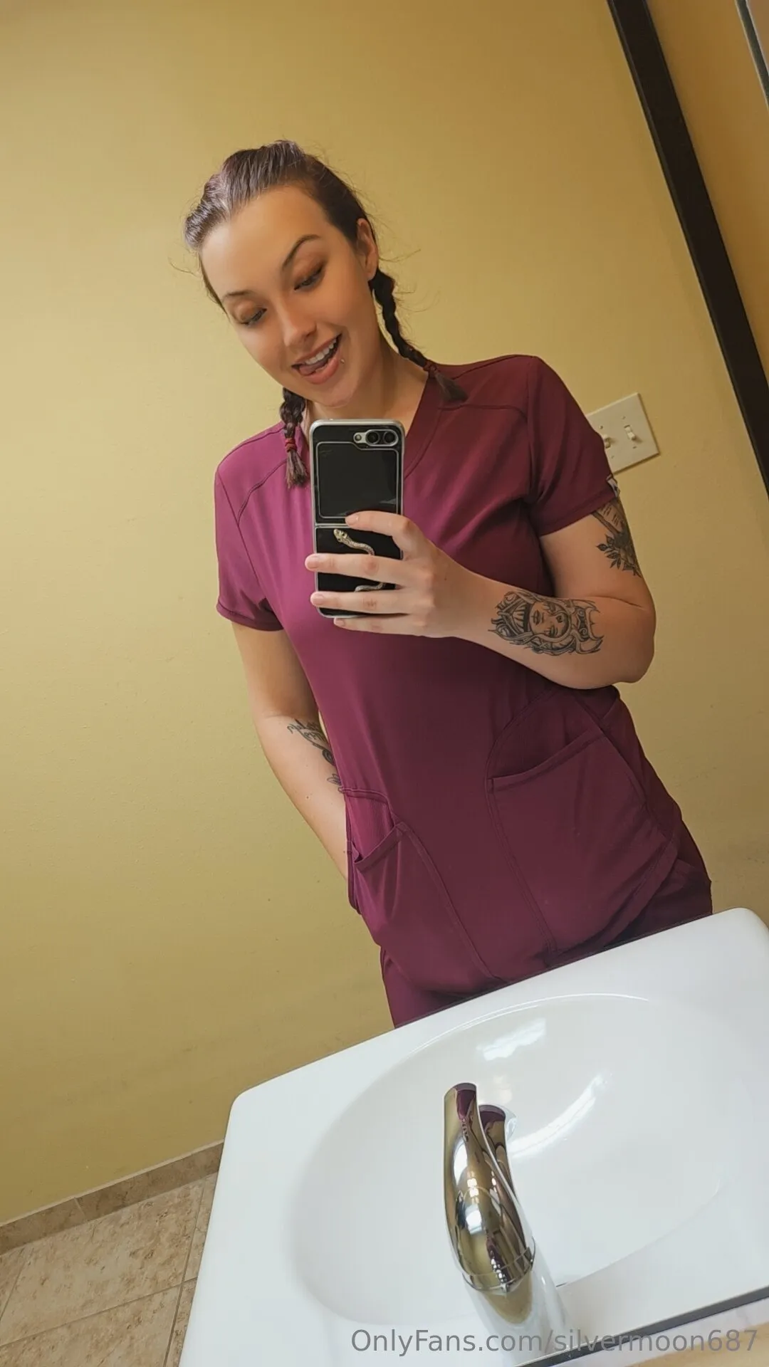 Silvermoon687 OnlyFans leaked nude photo 2 - silvermoon687 naked pics free download